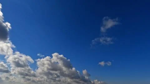 Pretty white clouds nebulosity cloudscape background - photo of nature Foto stock
