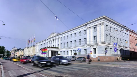 The Pride flag on the facade of Helsinki City Hall Vidéo 139015339