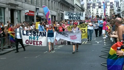 Pride March London 動画素材 153837265