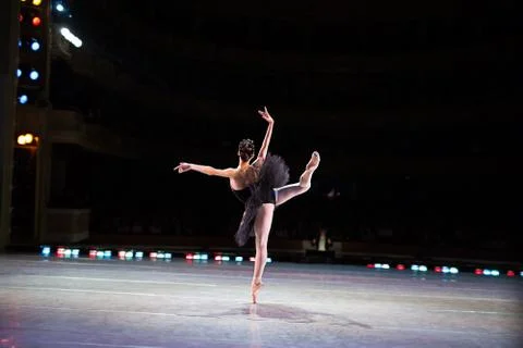 Prima ballerina dancing Stock-Fotos