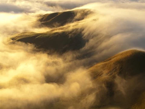 Primal Earth Images-4k-te-mata-sunrise-fog-2-bevan-percival Stock Footage 75784882