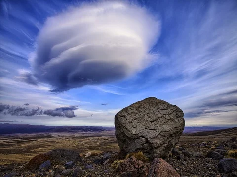 Primal Earth Images UFO Cloud 1 4k Stock 動画素材 76991830