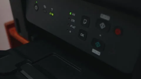 Printed document coming out of multifunction office printer Vidéo 344064293