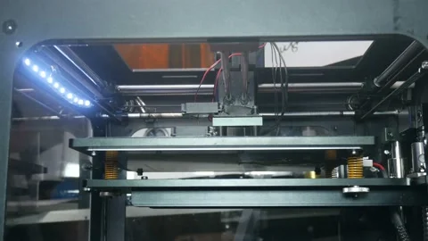 Printhead of 3d printer in operation 動画素材 89905905