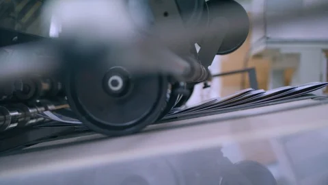 Printing and packaging pamphlets Видео 122168174