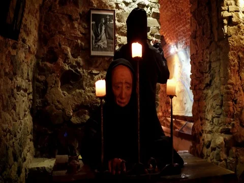 Prisoner in a medieval castle Stockbeeldmateriaal 79166186