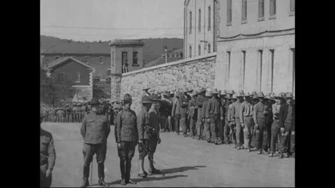 Prisoners line up and enter the prison at Ft. Leavenworth Kansas in 1918. Stock-Footage 74815126