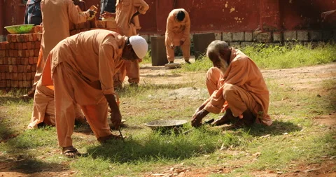 Prisoners working in jail Video stock 326281848