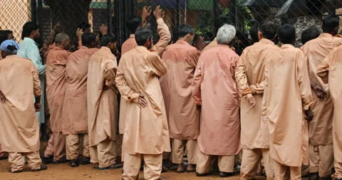 Prisoners working in jail Video stock 326308326