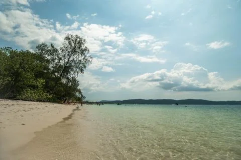 Pristine Tropical Beach with Clear Turquoise Water in Koh Rong Sanloem Cambod Foto stock