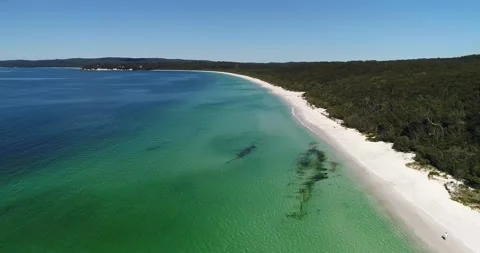Pristine white sandy beach and dunes on Jervis bay – Hyams beach as 4k. Stock Footage 139163486