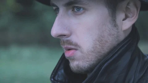 Private detective with hat and cloak Stock-Footage 80492799