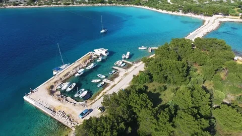 Private dock aerial 動画素材 90985203