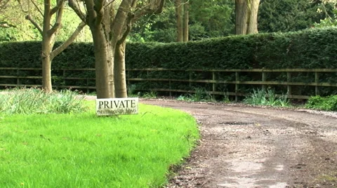 Private driveway 動画素材 37554452