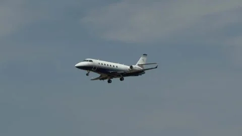 Private Jet Airplane Flying 库存影片 336482136