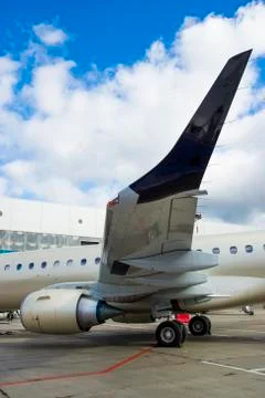 Private Jet in hangar Foto stock