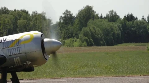 Private plane crash. A small plane during an aerobatic simulation. Video stock 243701182