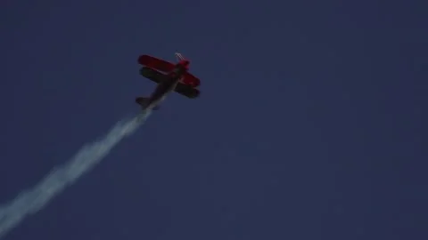 Private plane crash. A small plane during an aerobatic simulation. Video stock 243788371
