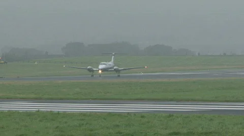 Private plane taking off 스톡 동영상 289855