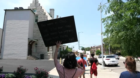 Pro-choice pro-abortion protests in downtown Dayton 스톡 동영상 201449273
