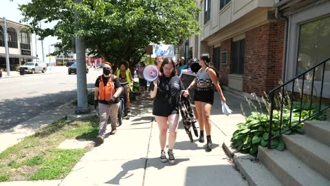 Pro-choice pro-abortion protests in downtown Dayton 스톡 동영상 201449548