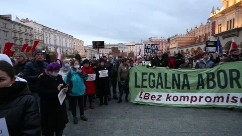 Pro-choice protest after the death of young woman Vidéo 164761015