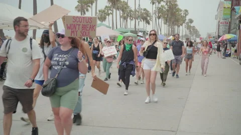 Pro-Choice Protesters Marching 스톡 동영상 220352369