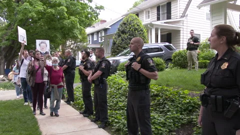 Pro-choice protesters outside the home of Justice Brett Kavanaugh Stock Footage 195101301