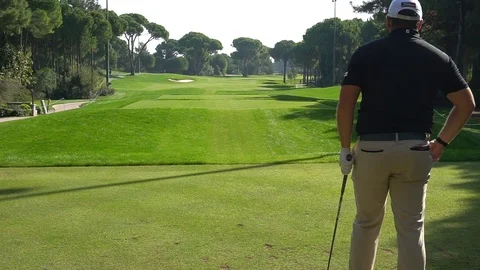 Pro golfer playing golf on the golf course. Stock Footage 122295936