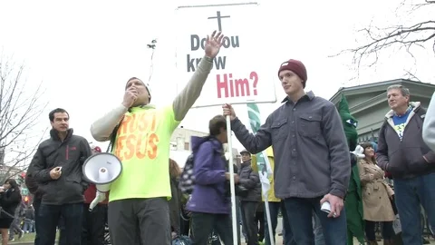 Pro Jesus Man Speaks Pro-Marijuana Inaugural Protest 스톡 동영상 71808968