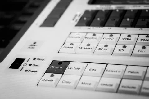 Pro Lighting Designers Programming Console, Desk 库存照片