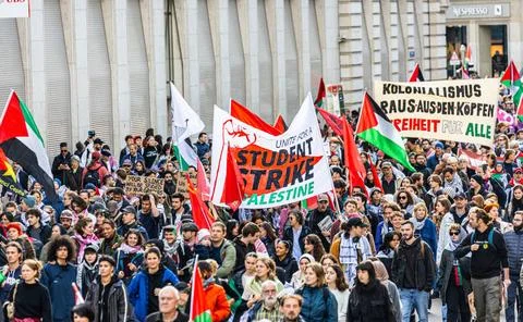  Pro-Palestine Demonstration Basel Basel, Switzerland, 5th Oct 2024: In De... 스톡 사진