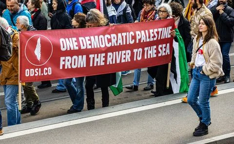  Pro-Palestine Demonstration Basel Basel, Switzerland, 5th Oct 2024: In De... 스톡 사진