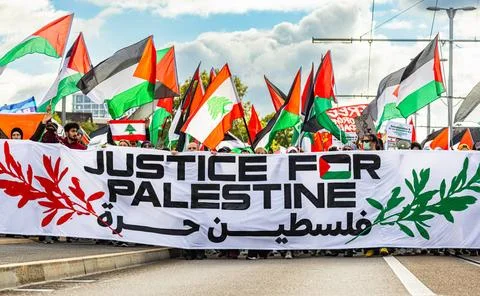  Pro-Palestine Demonstration Basel Basel, Switzerland, 5th Oct 2024: In De... 스톡 사진