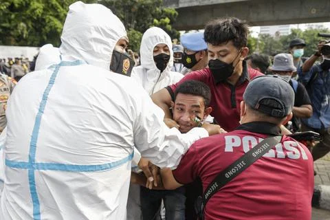 Pro-Palestinian rally against Israel attack on Palestine  outside the US Embassy Stock Photos