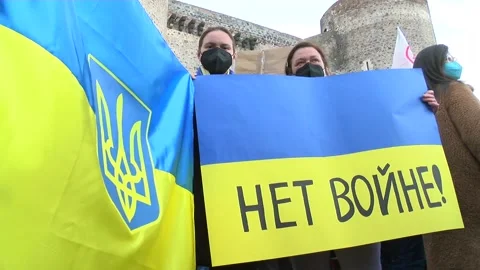 Pro Ukraine protesters Stock-Footage 171245869