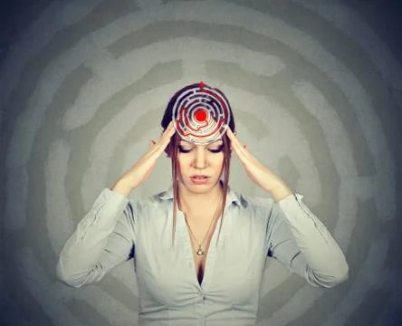 Problem solution concept. Young confused woman solving puzzle Stockfoto's