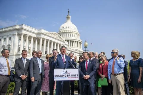 Problem Solvers Caucus press conference on support for bipartisan infrastructure 스톡 사진