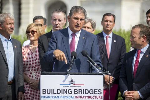 Problem Solvers Caucus press conference on support for bipartisan infrastructure 스톡 사진