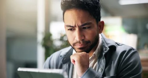 Problem solving, tablet and business man reading email, report or article for Foto stock