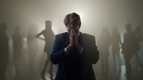 Problems in a relationship, a young man cannot find the only love. Video stock 289994754