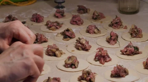 The procces of making food in a kitchen, 4K UHD Vídeo Stock 67513049