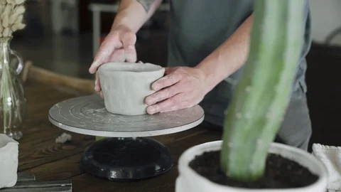 Proccess of artisan clay ceramic workshop creation Video stock 79827607