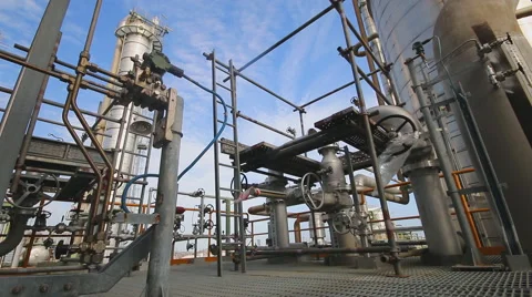 Process area of petroleum and refinery plant in day time 動画素材 52094163