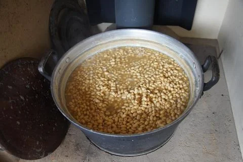 The process of boiling soybeans Fotos Stock