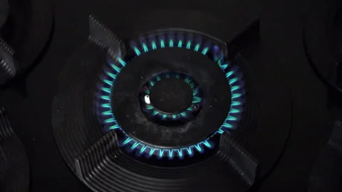 The process of burning a flame on a home stove Stock-Footage 265098075