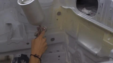 Process of car painting Stock-Footage 90012842