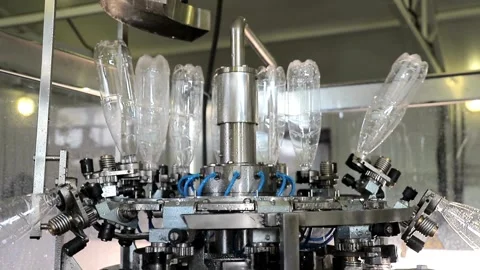 Process of Cleaning empty plastic bottle for mineral water modern industry Vídeos de archivo 334587607