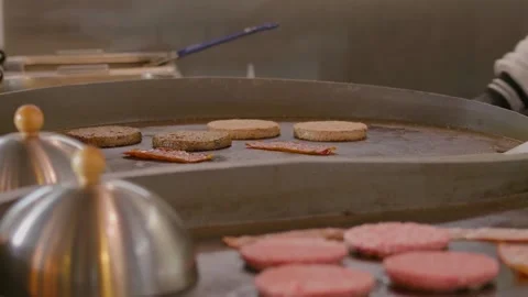 The process of cooking burger's cutlets. cook's hands 库存影片 219633317