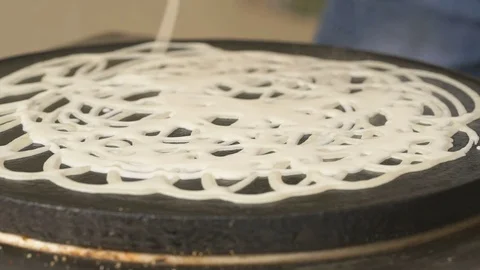 Process of cooking pancake on a electric tile 库存影片 82762070